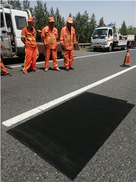 網(wǎng)裂貼-內(nèi)蒙古高路公司巴彥淖爾分公司，G6高速-20210512-001