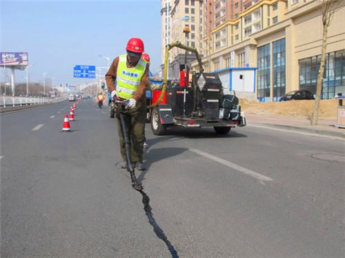 道路灌縫膠材料及施工工藝、注意事項(xiàng)、配方介紹