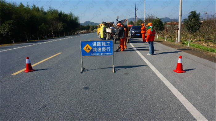 選對道路灌縫膠，用對灌縫工藝，讓道路裂縫修補不再徒勞
