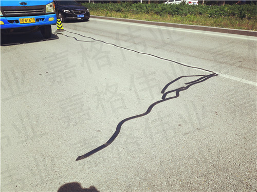 如何選擇質(zhì)量可靠價格合理的嘉格瀝青路面貼縫帶