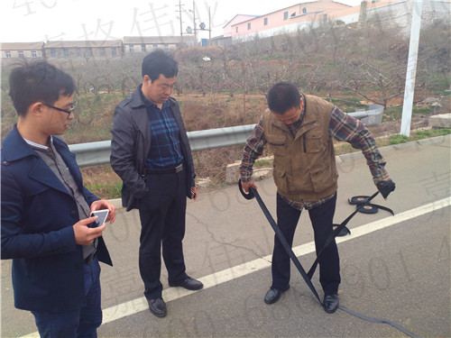 河北的道路養(yǎng)護(hù)公司為何對(duì)嘉格面層貼縫帶情有獨(dú)鐘