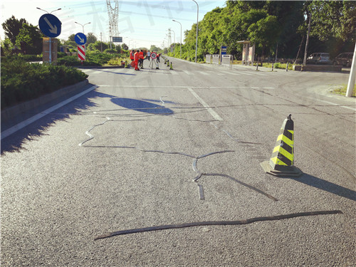 為何山東道路裂縫修補優(yōu)選嘉格公路貼縫帶