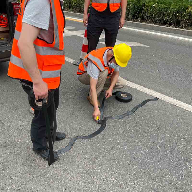 為什么公路貼縫帶要選擇無(wú)胎基布的？